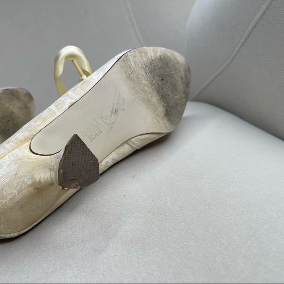 Vintage 90s Goth Victorian Booties by High Lights Lace Yellow Cream Size 7 - Picture 4 of 5